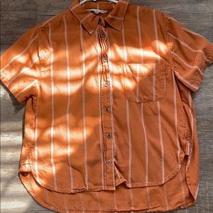 Buttons Down T shirt